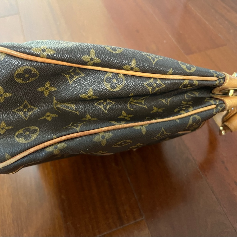 Louis Vuitton Galliera PM Monogram – Discontinued – Priced to Reflect Wear - Picture 8 of 8